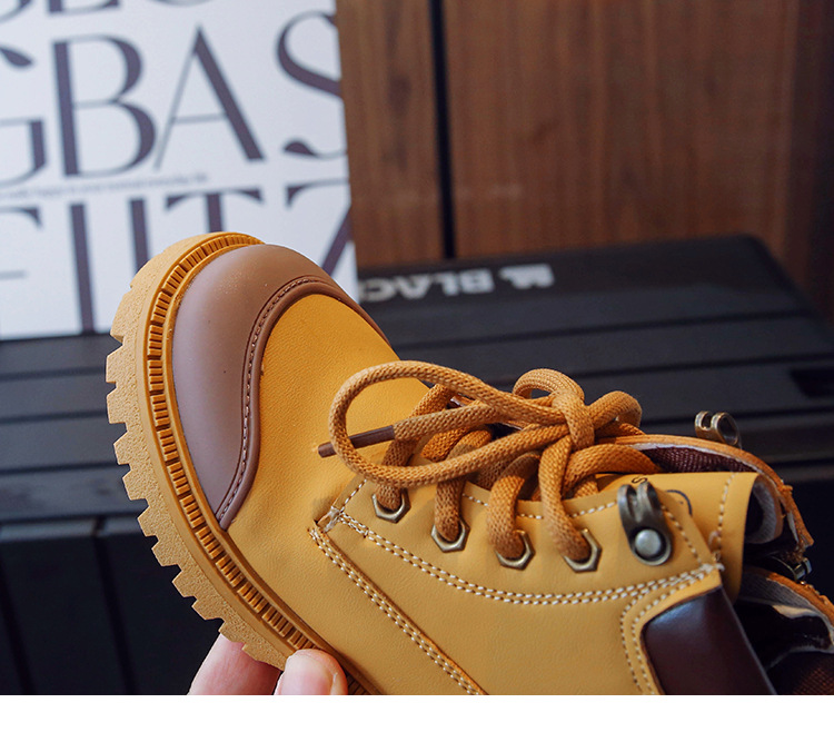 Barnens små gula stövlar 2023 höstnya pojkar engelska martinstövlar flickor korta stövlar enkla stövlar mellanstora_voghion.com