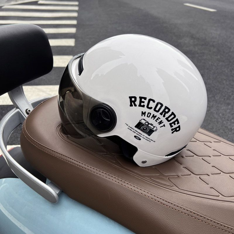 Suitable for electric car helmet certification motorcycle men's and women's helmet half helmet four seasons sun protection couple personality black and white