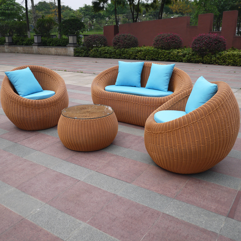 Conjunto completo de amarillo claro con azul cielo