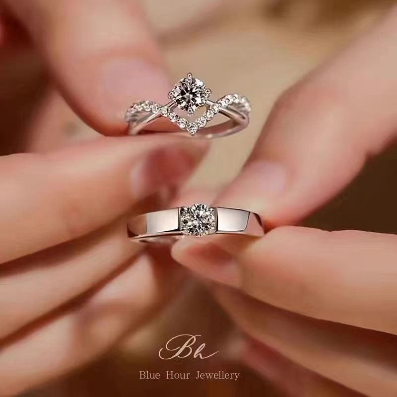 Simulated Wedding Rings, a Pair of Moissanite Rings, Diamond Rings, Live Proposal, Wedding Photo Props, Gifts for Girlfriends