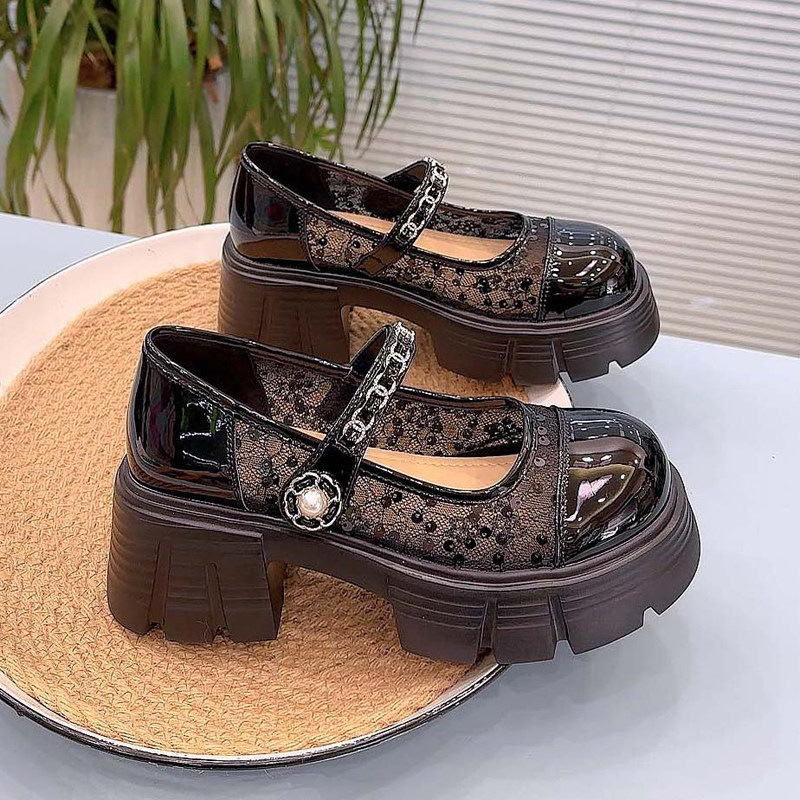 2026 verano nuevo calzado de cuero de tacones gruesos retro estilo universitario transpirable de moda versátil zapatos Mary Jane
