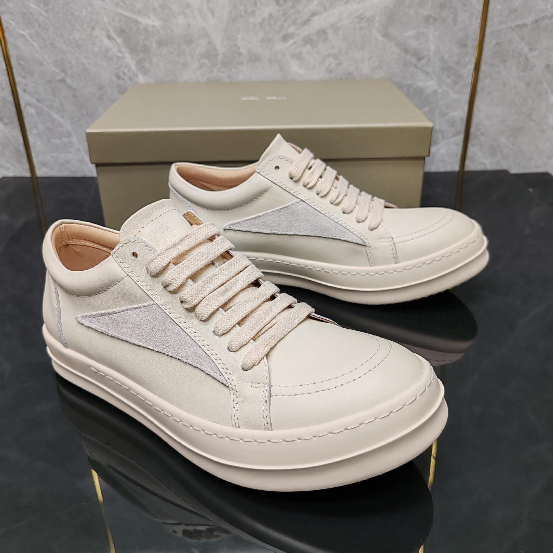 Sepatu Pria Trendi Warna Putih Bertali Segitiga Kecil Sepatu Kets Mudah Dipadu Padan Olahraga Kasual Peninggi Sol Tebal Bertali Model Baru Sepatu Wanita