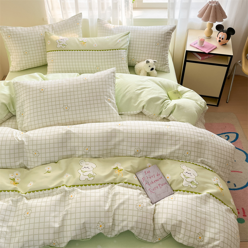 Algodón fresco no estático cuatro piezas de alta densidad ins viento dormitorio de estudiantes de dibujos animados cubierta de colcha de algodón A alto soporte de tres piezas