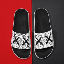 2025新款联名拖鞋男潮室外夏季个性情侣潮流外穿沙滩家用防滑软底