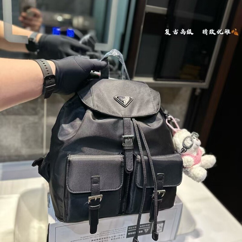 25新款p家尼龙中古背包降落伞防水时尚轻奢男女双肩批发|undefined