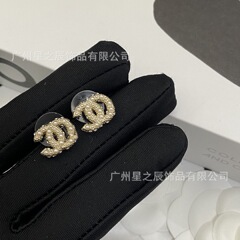 女性用の香家ペアバージョンダブルC100周年記念大小真珠イヤリング、女性用の小さな香風の高級イヤリング、卸売