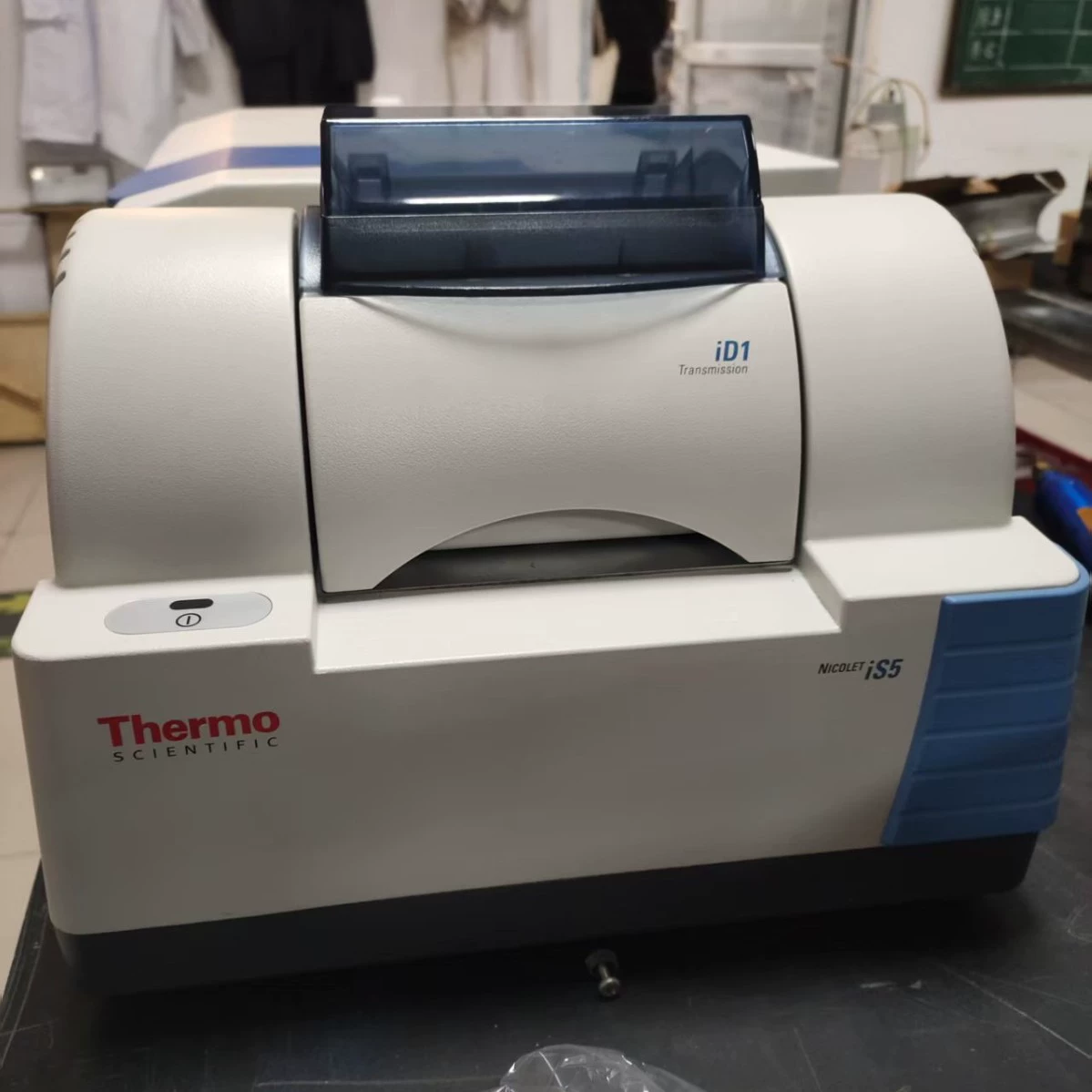 Использовался инфракрасный спектрометр Thermo Fisher IS5 Fourier.