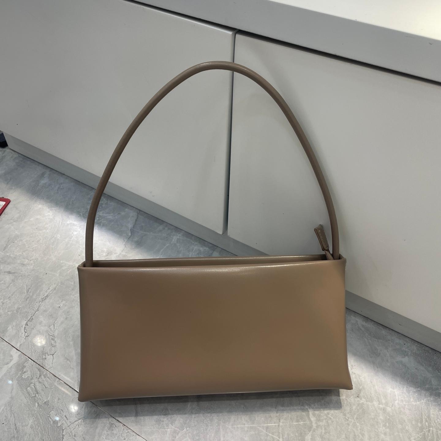 2025 New Luxury Underarm Bag For Women Simple Versatile Crossbody Bag Textured Casual Commuter Baguette Bag - Thumbnail 6