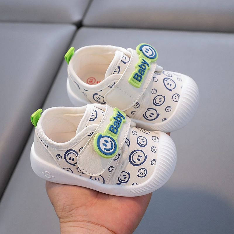 Zapatos de bebé otoño tesoro femenino suela suave 0-1 a 2 años caminando Baotou anti-colisión niños pequeños dibujos animados zapatos de bebé para hombres