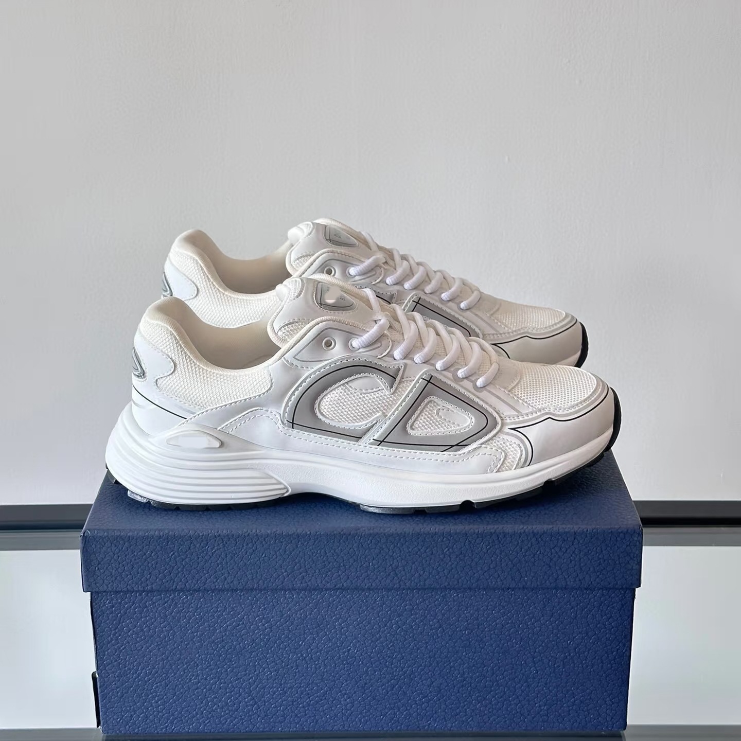 Zapatillas deportivas originales exclusivas europeas y americanas para hombre y mujer, modelo 530SG, con aumento de altura interno, estilo retro clásico, tipo 'dad shoes'.