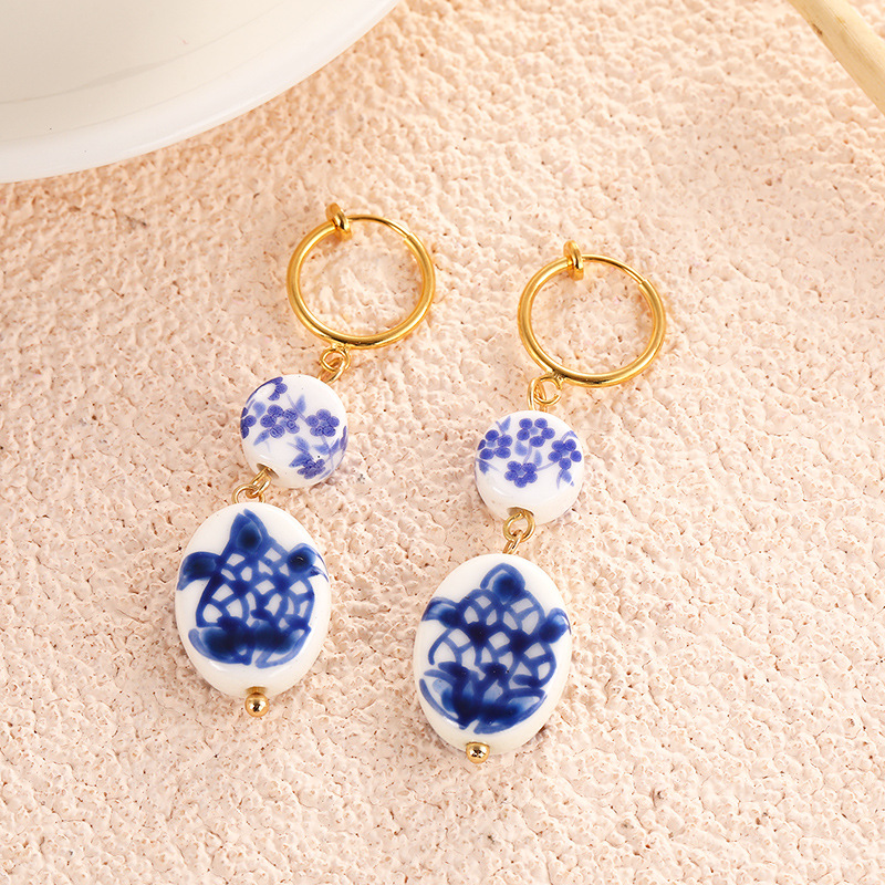 15g Weight Alloy Ear Needle Material Earrings Classification 1 Pair Quantity Daily Occasion Alloy, ceramics Material Flower, Grape Pattern Women's Gender Polished Finish Chinoiserie, Elegant Style 1 Pair Chinoiserie Elegant Flower Grape Alloy Ceramics Earrings 15