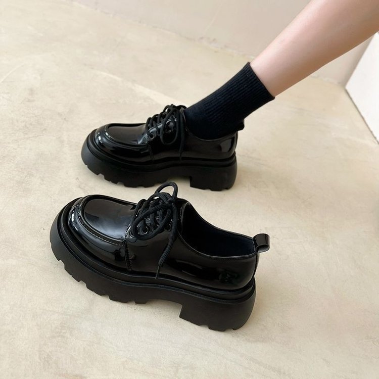 Zapatos de cuero de suela gruesa de estilo británico para mujer 2025 nuevo estilo primavera todo-fósforo negro jk zapatos individuales bizcocho Lefu zapatos ins marea