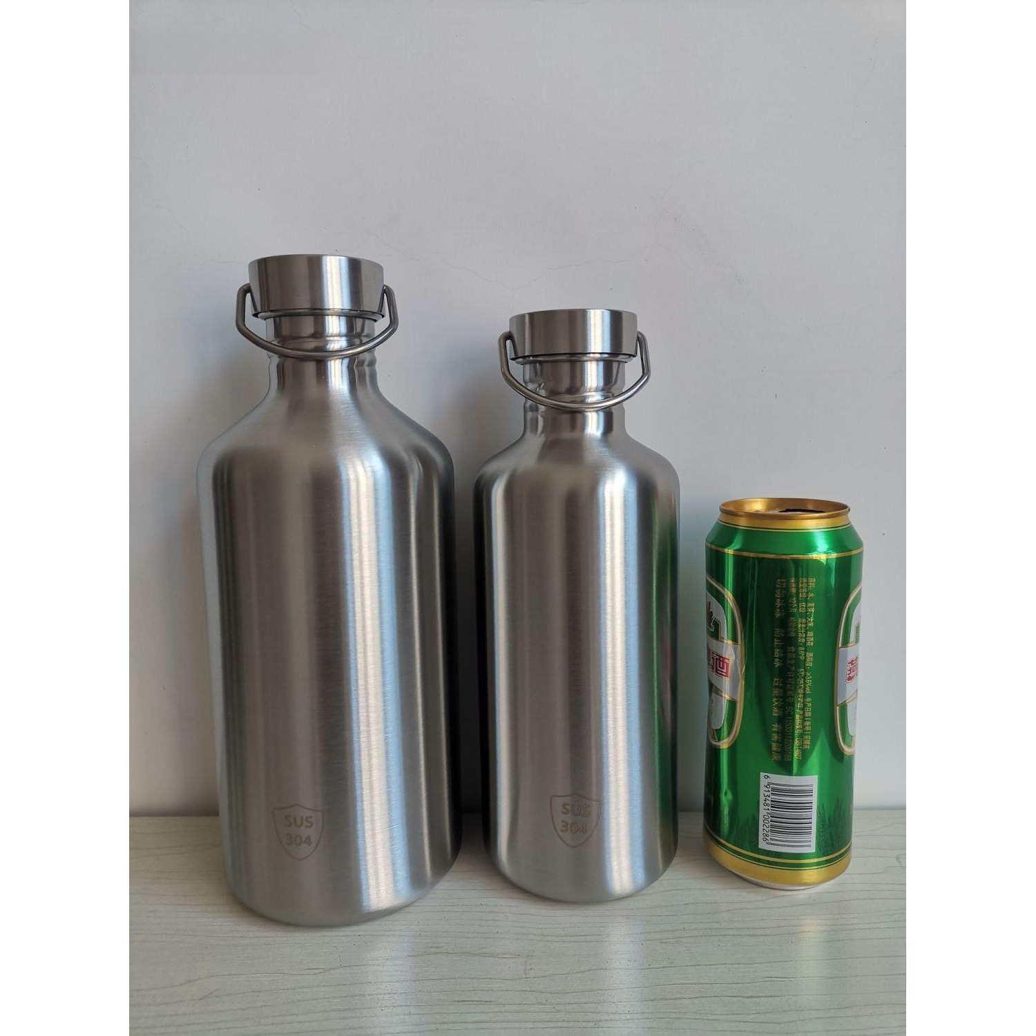 2 spare fuel tanks, auxiliary fuel tanks, diesel and gasoline oil bottles, motorcycle 304 stainless steel portable jugs, small gasoline barrels