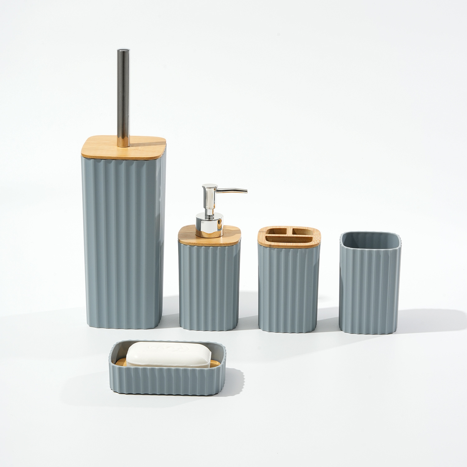 Baño de rayas cóncavas de 5 piezas conjunto de cepillo de inodoro de rayas verticales domésticas botella de embalaje de emulsión de cepillo de dientes taza caja de jabón conjunto