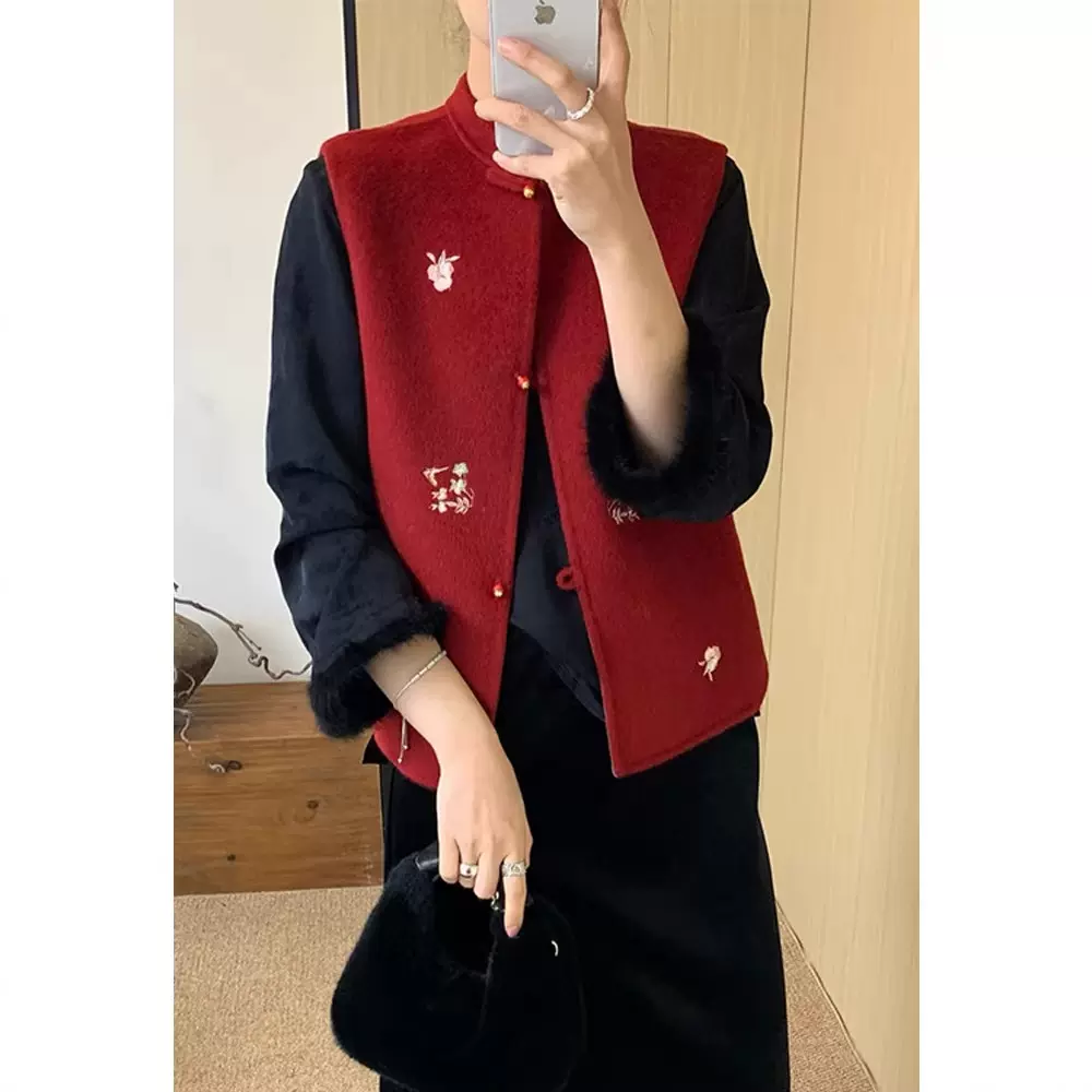 四媛 新年限定绵羊毛新中式绣花毛呢马甲26早春新品无袖上衣9502