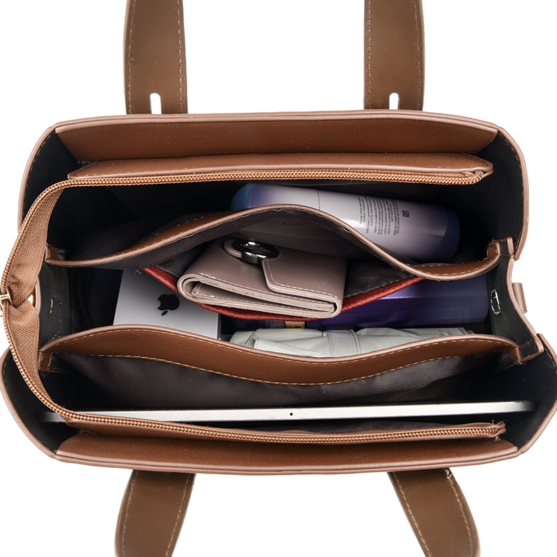 2024 nuevo bolso de mujer transfronterizo de moda europea y americana alta sensación de mochila de hombro de gran capacidad simple mochila de mujer de viaje