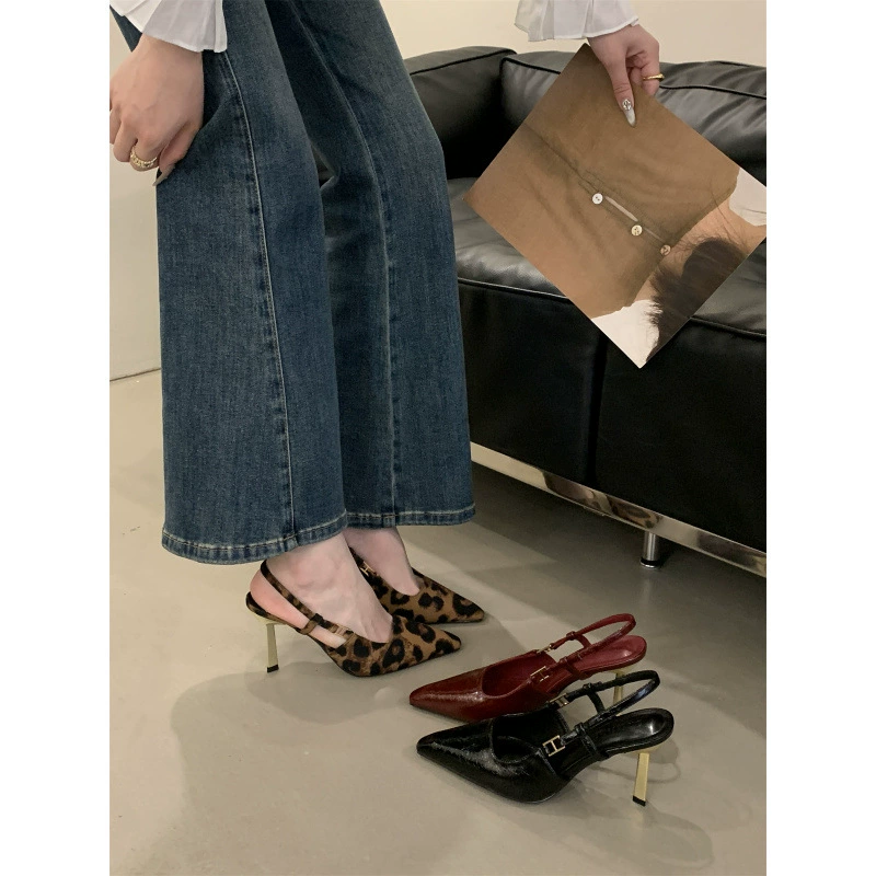 Нишевые французские босоножки на высоком каблуке с леопардовым принтом и открытым носком, элегантные туфли-лодочки с острым носком, новинка весна-лето 2025.