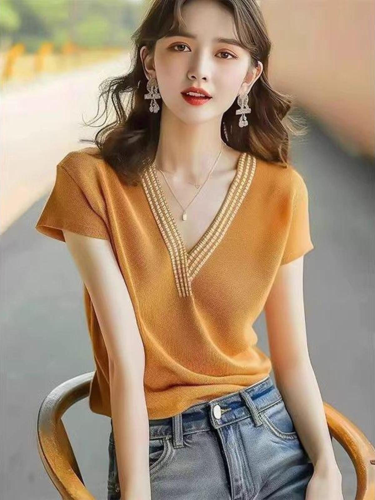 Áo thun nữ tay ngắn cổ chữ V chất liệu sợi băng mát mẻ — Màu cam