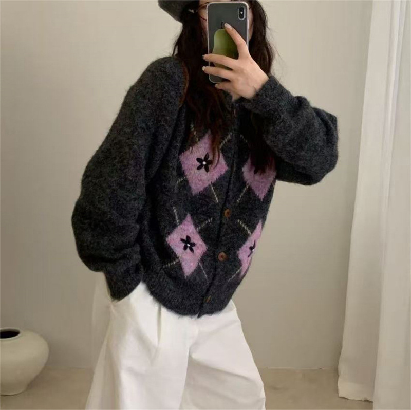 韩系复古菱格绣花圆领针织开衫女秋冬新款时尚洋气毛衣女外套上衣|undefined