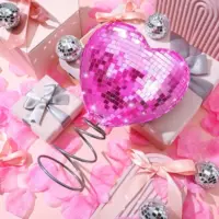 П}"Layout for St. Valentine's Day, pendant, decorations, mirror effect"
