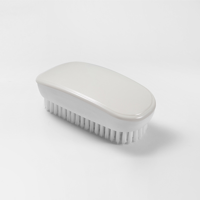 洗濯ブラシは軟毛靴ブラシで靴を洗います。家庭用靴ブラシは専用に靴を磨きます。洗濯を傷つけません。|undefined