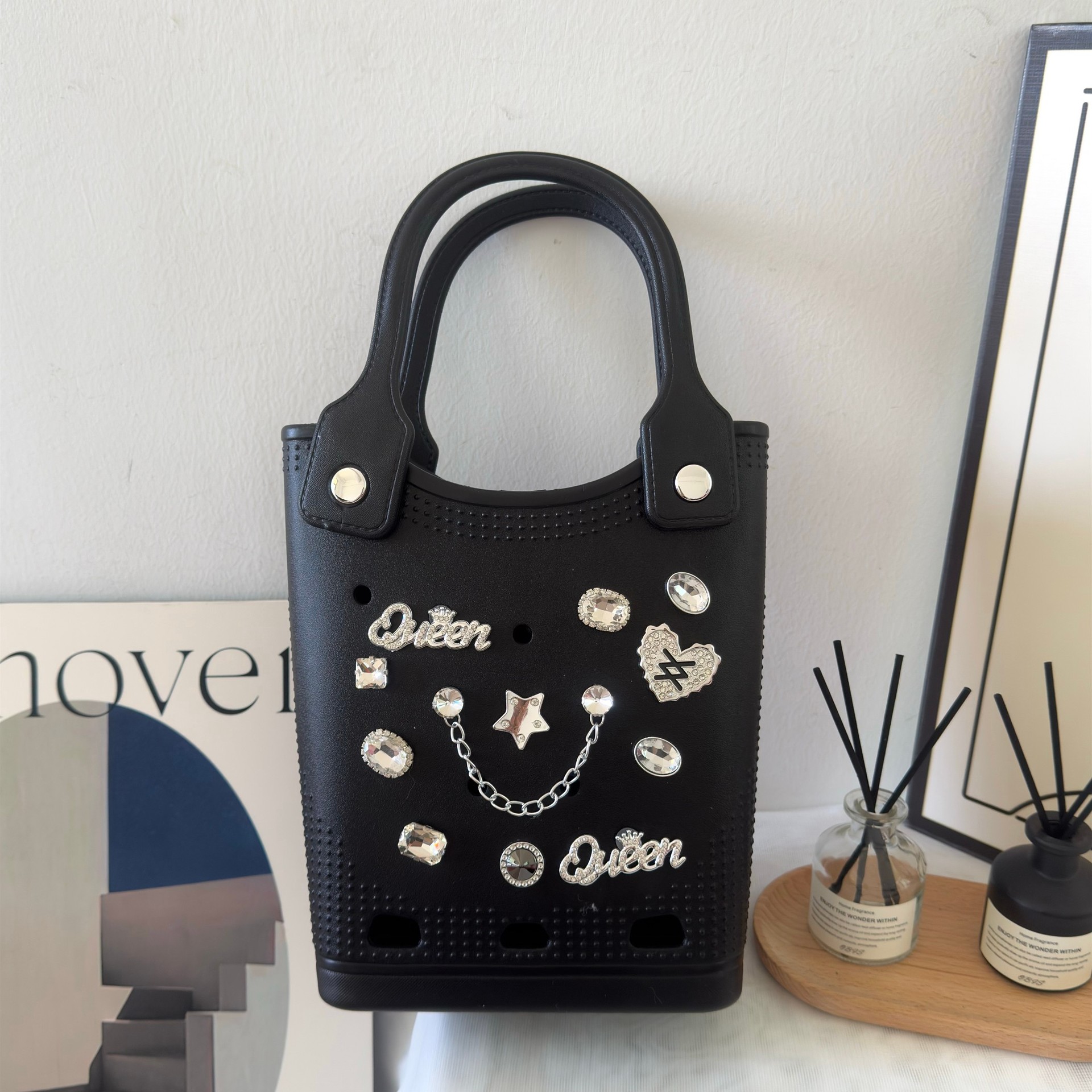 El nuevo bolso transfronterizo Eva Dongdong 100 se combina con el bolso decorado DIY dongdong, el bolso de dibujos animados, el nicho lleva el bolso de playa.