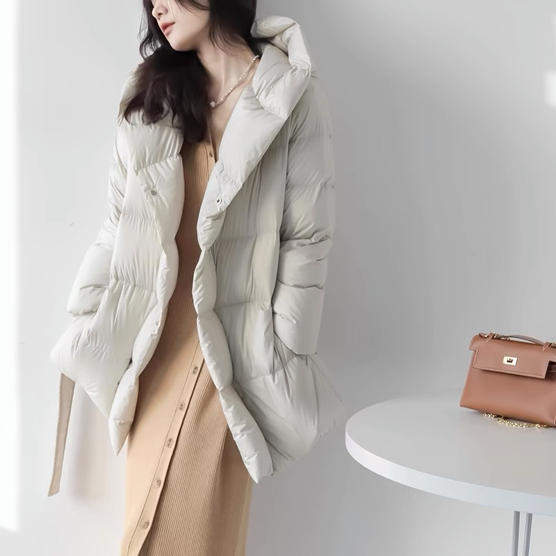 Waist-Slimming Down Jacket For Women, Hooded Short Style, 90% White Duck Down, Thickened, High-End Feel, Elegant Winter_voghion.com