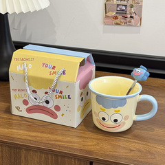 かわいい萌えピエロマグカップのアイデアは、カップセラミックの蓋付きスプーンカップルストローカップの誕生日プレゼントを責めます