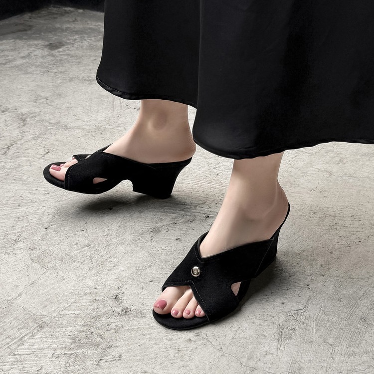 Sandal nữ da cừu hở mũi quai chéo gót xuồng 5 cm — màu nâu, Trang chủ, màu đen chi tiết 75
