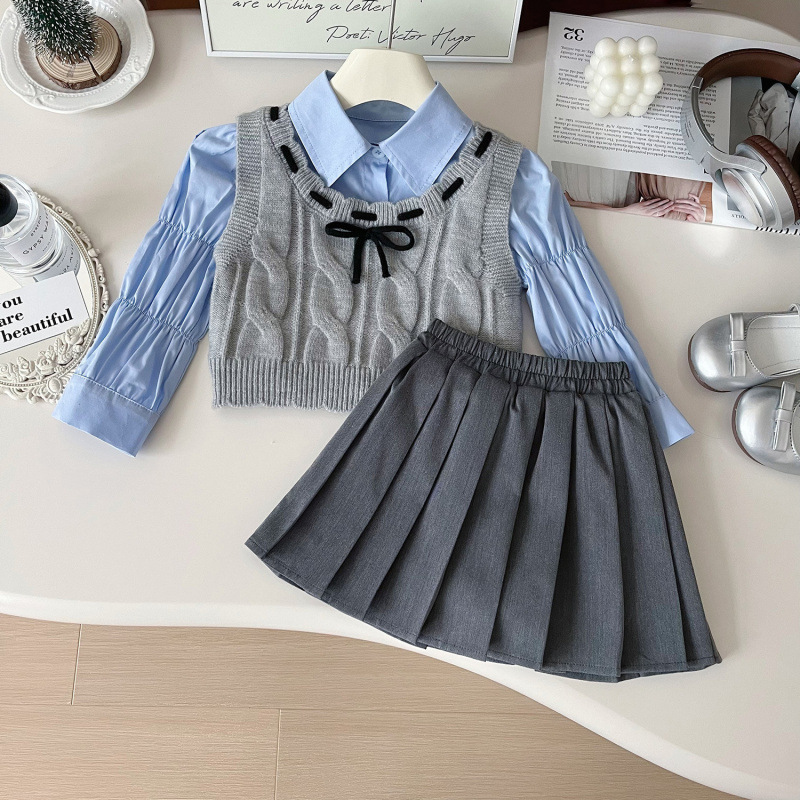 童装批发秋款女童洋气新款时髦秋装女孩马甲衬衫jk百褶裙三件套