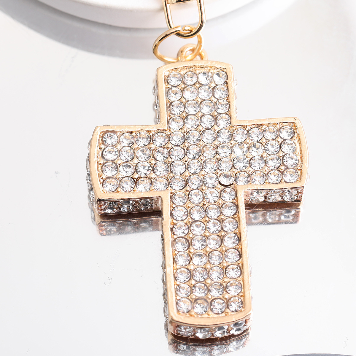 Vintage lyxig kors nyckelring med diamanter för damväskor_voghion.com