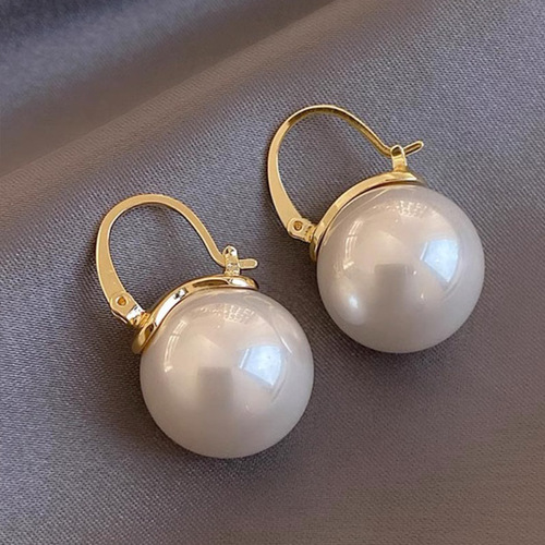 Elevated-Style Ear Hooks: Fashionable Faux Pearl Earrings for Women—Niche Design, Affordable Luxury, Korean-Style, Internet-Famous, and Perfectly Elegant Trendy Accessories
