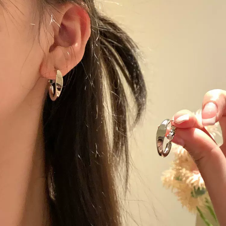 ins冷淡风简约气质高级感素圈耳扣女独特设计耳环圆圈小众耳饰潮