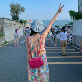 夏天俏皮花色吊带连衣裙子小个子法式甜美减龄韩版可爱小众设计女