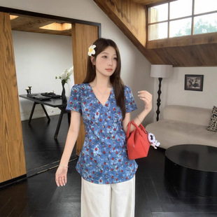 Plus Size Fat mm Summer New French Retro Floral V Neck Short-Sleeved Shirt Covers the Flesh and Looks Slimming Look Versatile Top