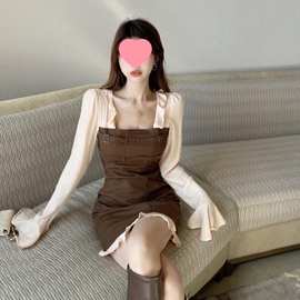 大码胖法式复古方领连衣裙女秋冬收腰显瘦喇叭袖荷叶边打底裙子