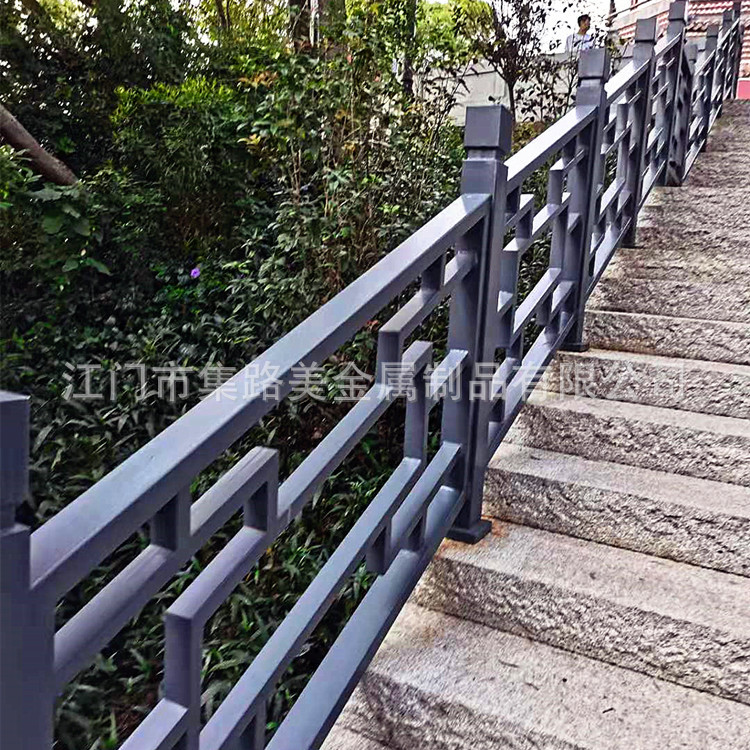 别墅庭院围墙栏杆 小区带箭头锌钢铁艺护栏 道路隔离防护栏