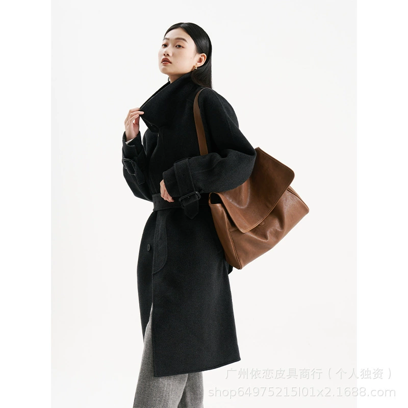 Capacious leather one-shoulder bag, cowhide, genuine leather
