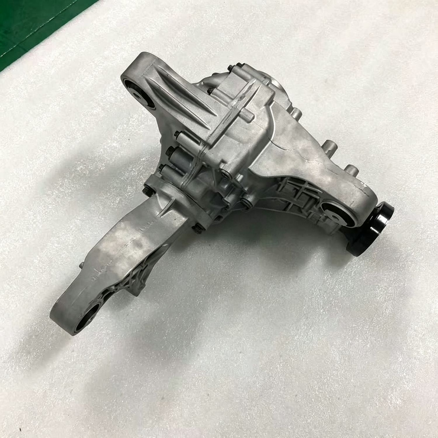 Jeep Grand Cherokee WK2 front differential assembly, 3.45 gear ratio, 4WD