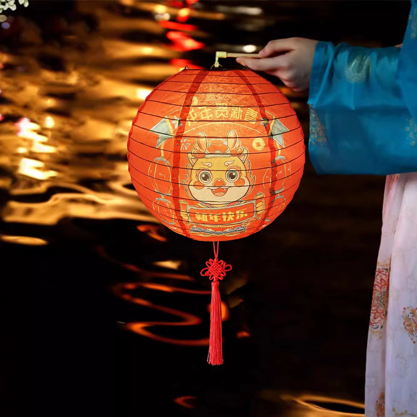 圆形纸灯笼新款国潮龙年纸灯笼元宵装饰卡通儿童春节手提灯笼发光