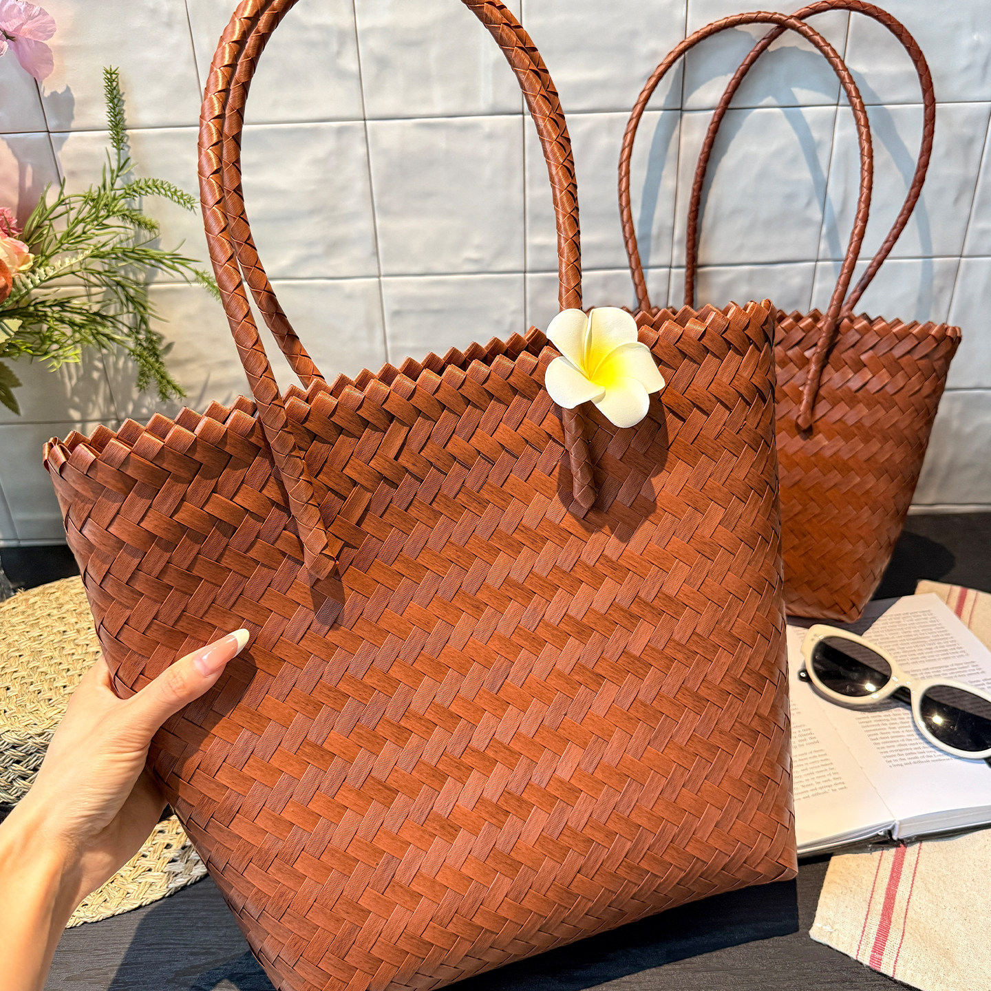 Woven Rattan Shoulder Bag With Leather Trim Handmade Natural Style_voghion.com