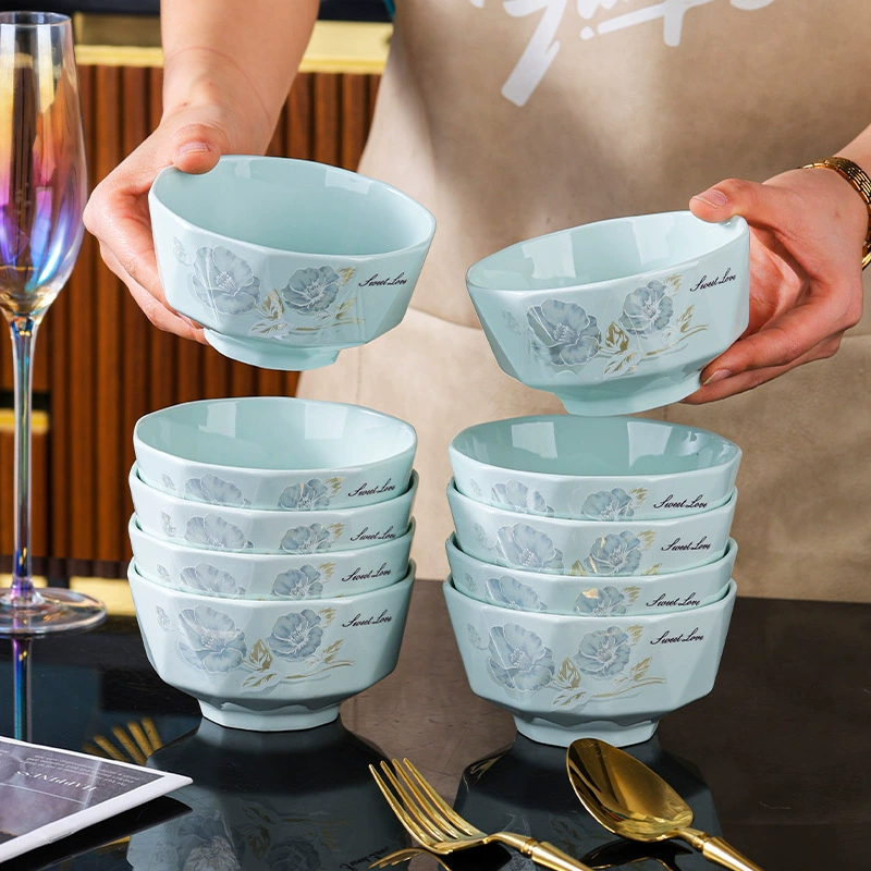 В пути только зеленая сладкая домашняя керамика.