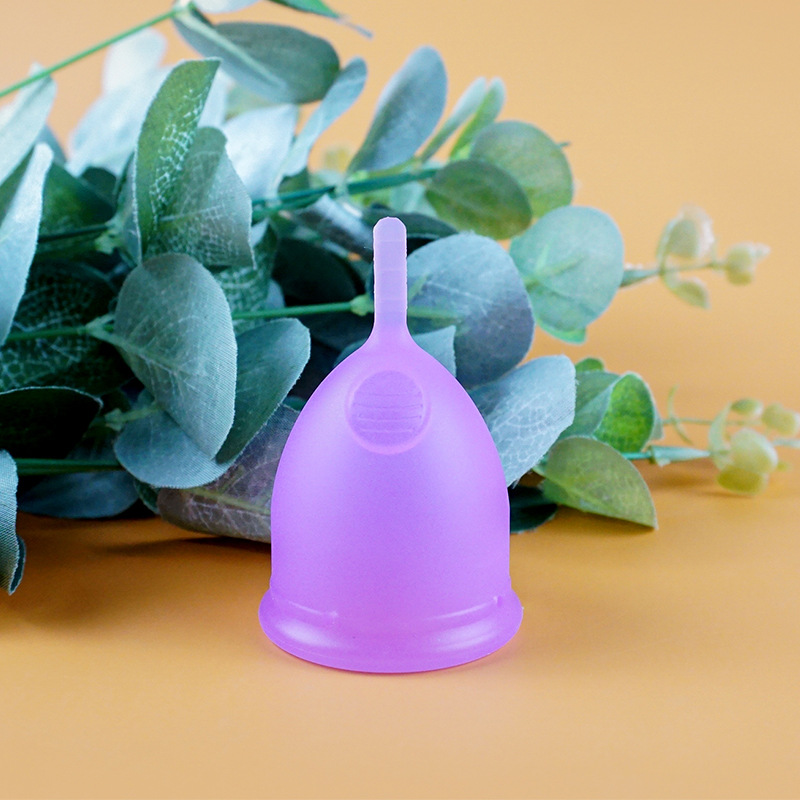 Fábrica directa de tazas menstruales femeninas natación al aire libre anti-fugas laterales tazas menstruales de silicona reciclables tazas menstruales femeninas
