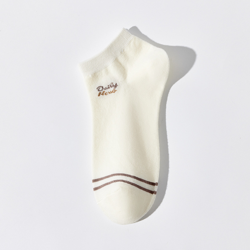 Nuevos calcetines japoneses calcetines de primavera y verano para mujeres calcetines de tobillo desodorante absorbente de sudor de alta apariencia para mujeres suministro de calcetines Zhuji lote de la industria