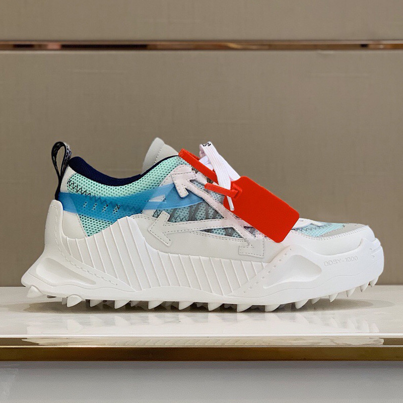 흰색과 밝은 녹색 스티치