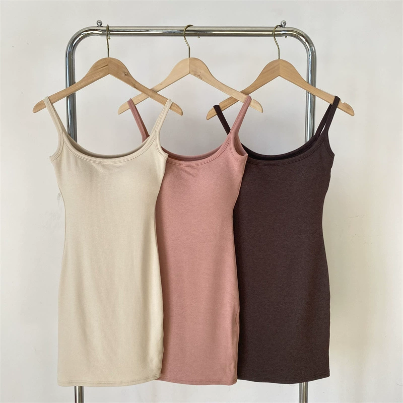 Платье с подтяжками-нагрудные коврики