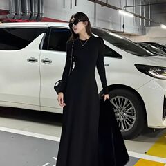 早秋季女装2025新款法式气质修身显瘦长裙赫本风黑色长袖连衣裙子