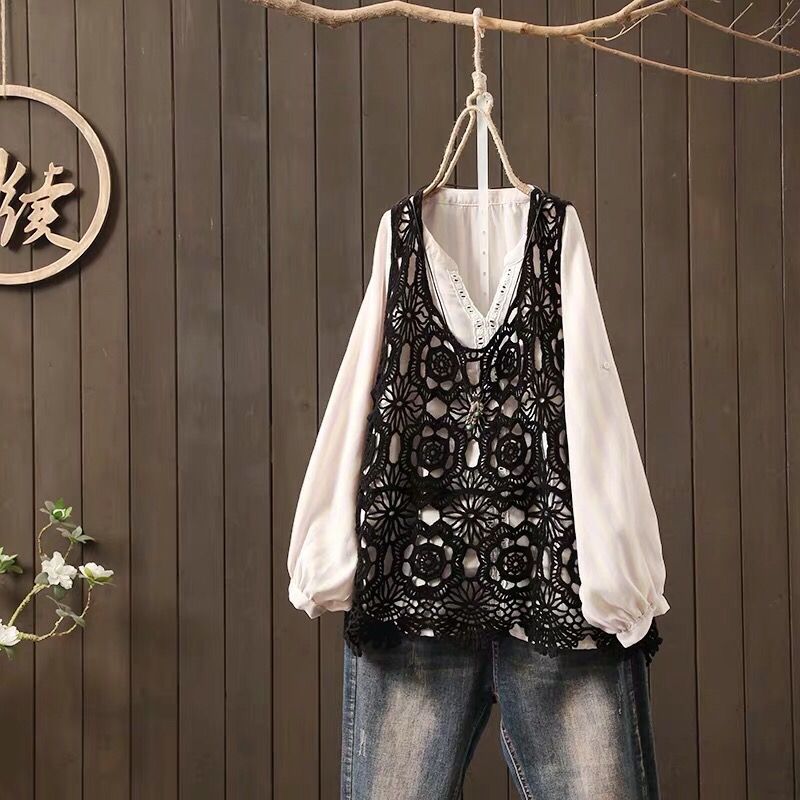 2023 New Summer Style Cut Out Knitted Sleeveless Vest Loose Round Neck Blouse Vest Outer Top Women's Outer Wear