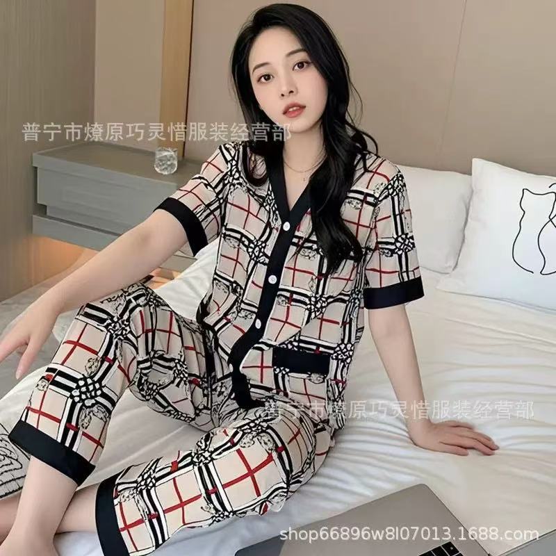 Pijama de seda de hielo para mujeres 2025 nuevo verano delgado de manga corta de seda de verano de algodón Walwind set de ropa para el hogar