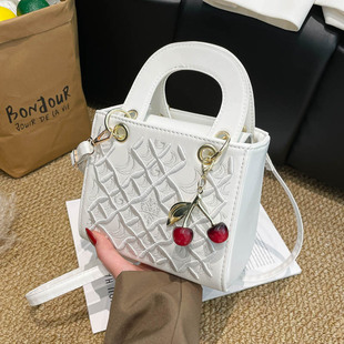 �tɫ�߼����ع��̽�����������羳���ƕr�д̽��μ�б��Ů��bags
